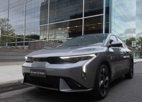 Exterior KIA K3 Sedán