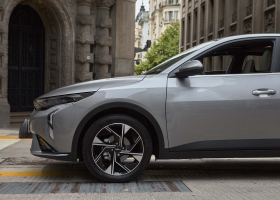 Exterior KIA K3 Sedán