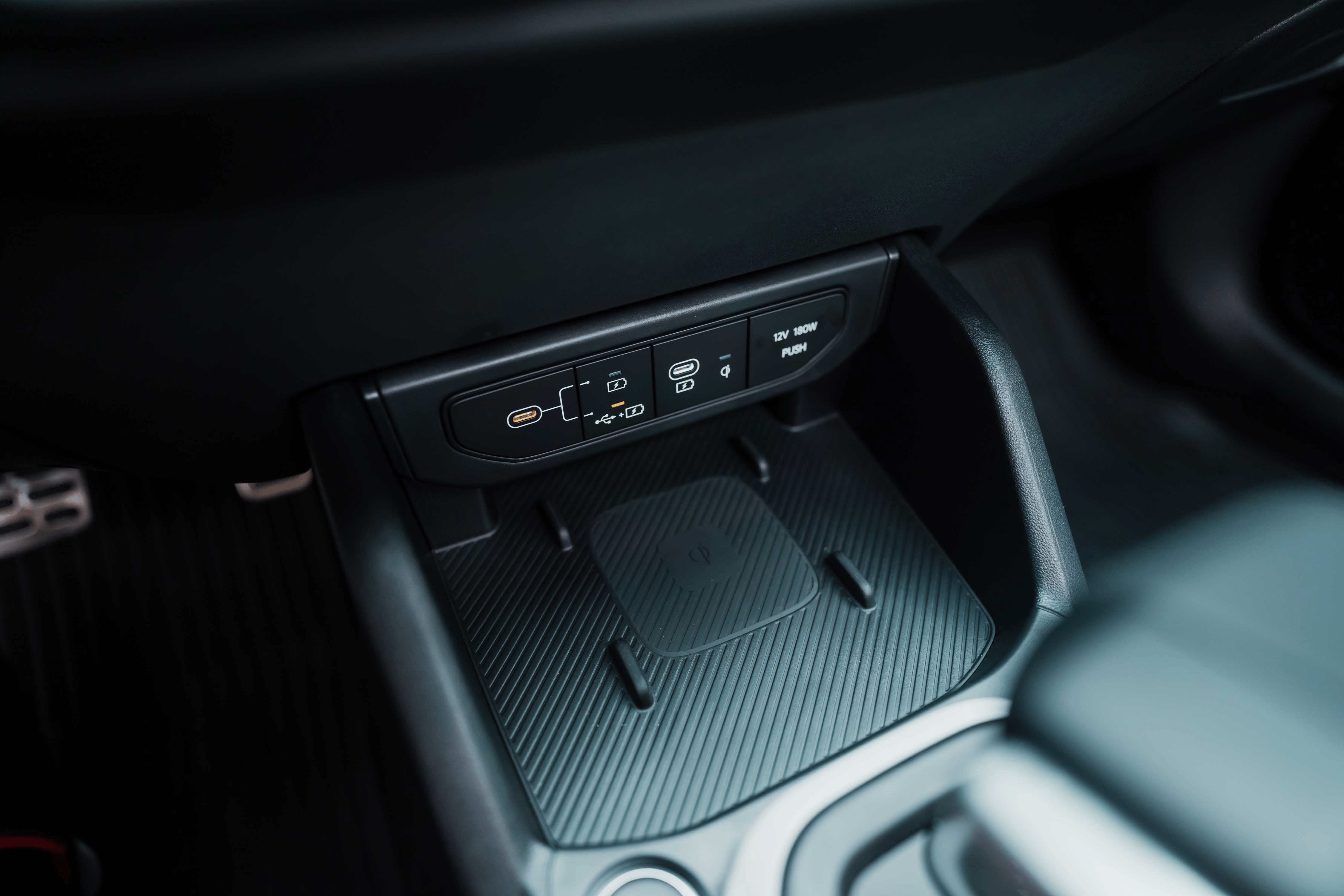 Interior KIA K4 Hatchback Turbo