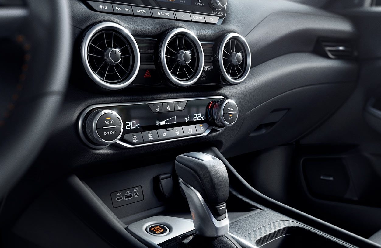 Interior NISSAN SENTRA